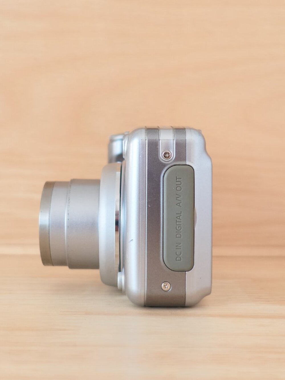 Vintage Canon PowerShot A720 IS 8MP Digital Camera 6x Zoom Silver Tested Working - Picture 5 of 8